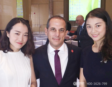 塞浦路斯高官與永銘國(guó)際高層合影 塞浦路斯高官與永銘國(guó)際高層合影